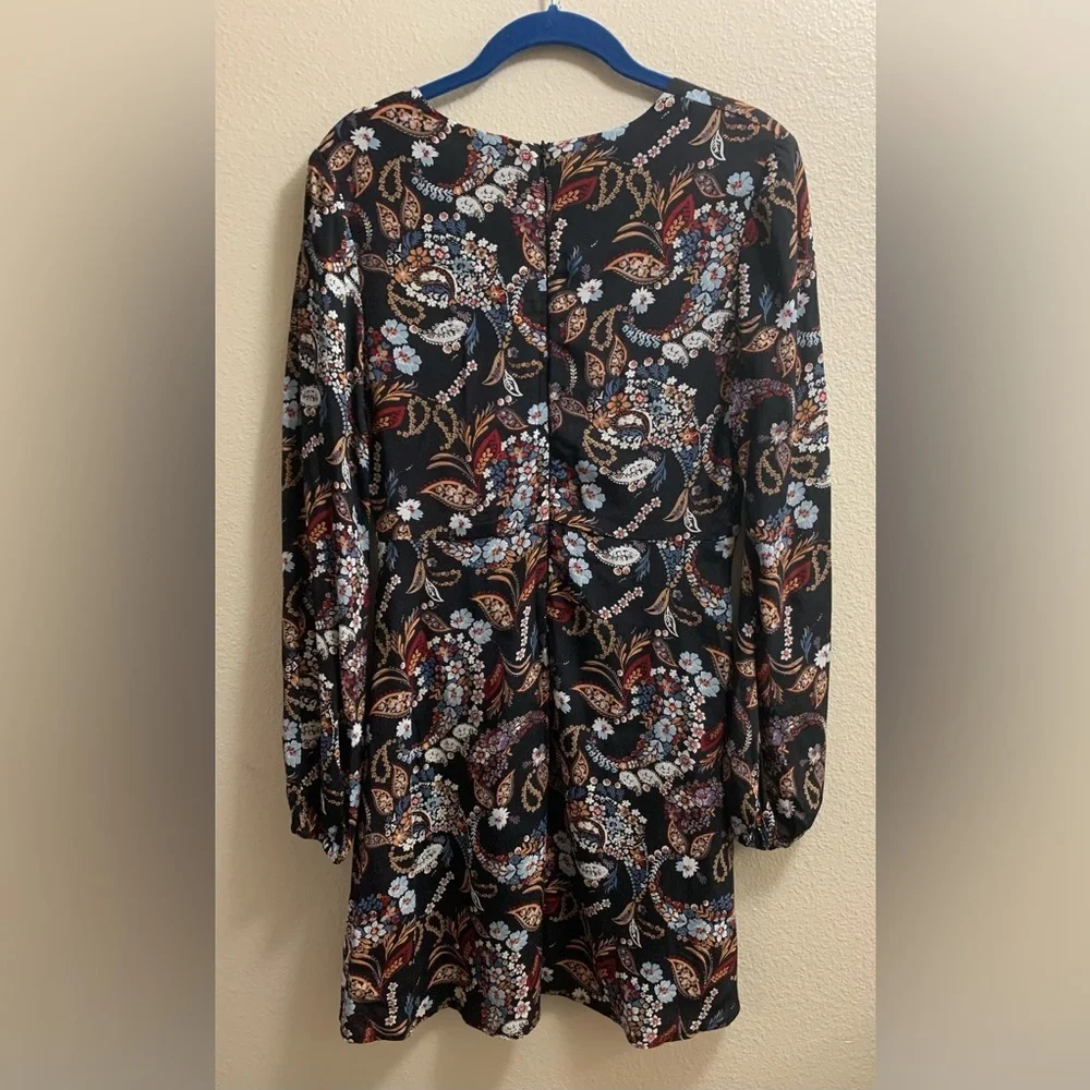 Wayf Malone  Paisley Black Floral V-Neck Mini Swing Dress Size Small Fall